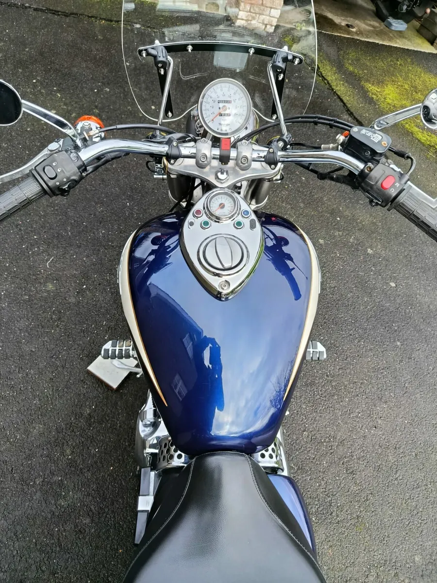 Motorcycle - Image 4