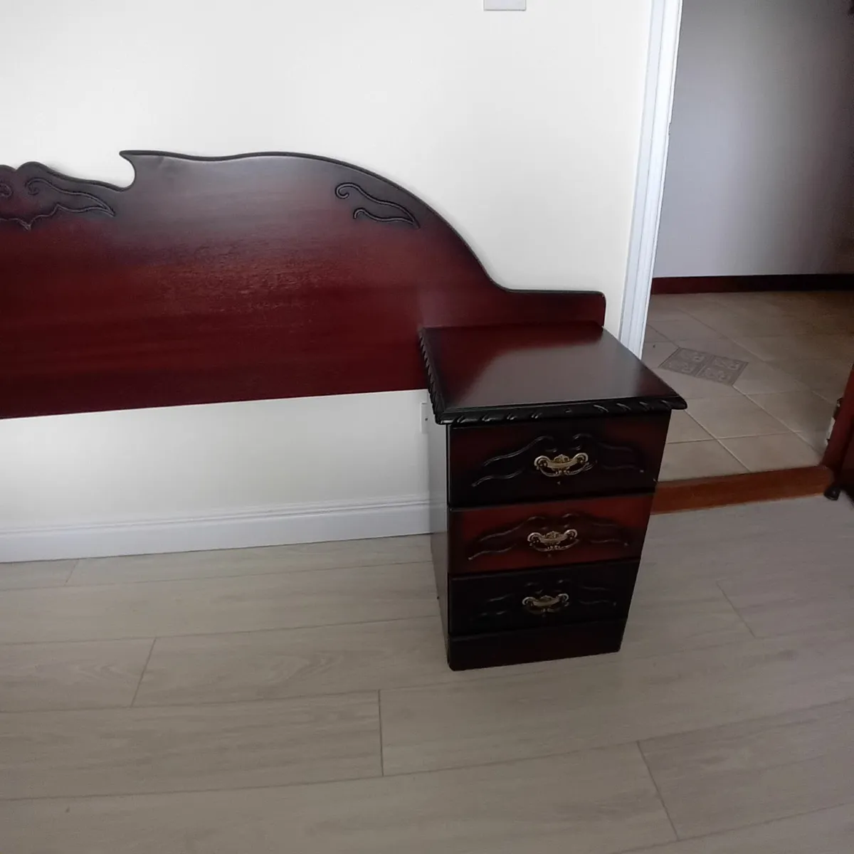 Bed side lockers with head board - Image 2