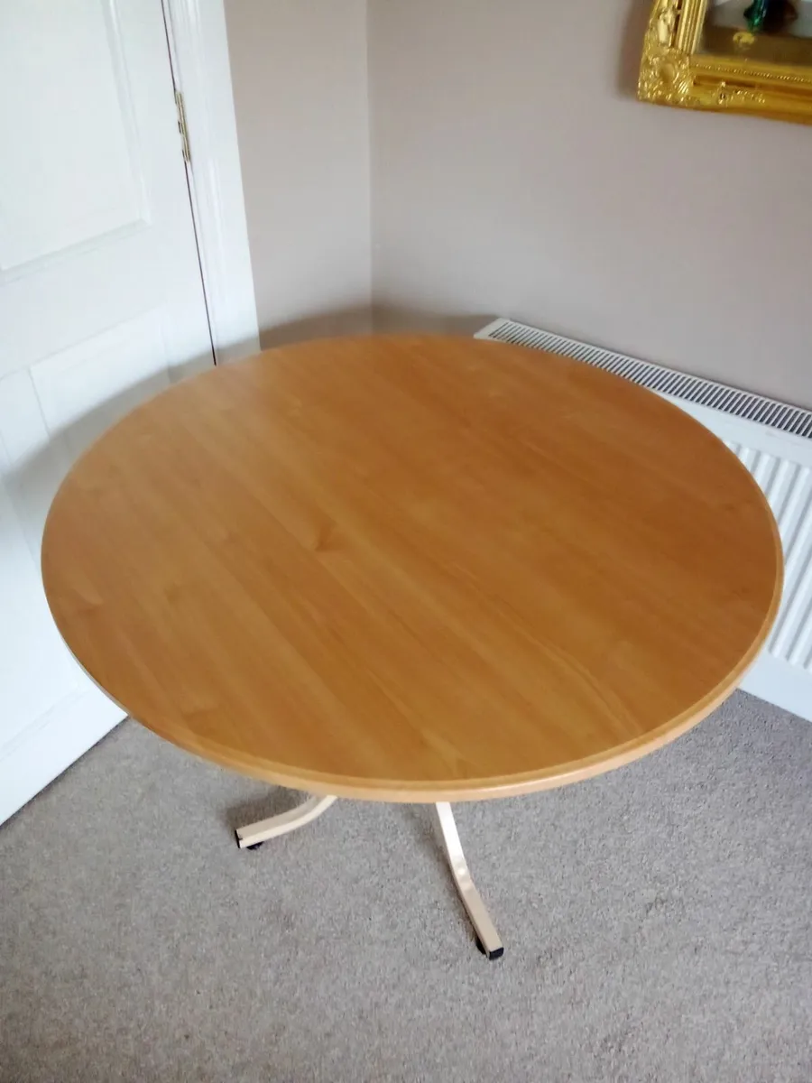 Kitchen/dining table - Image 2