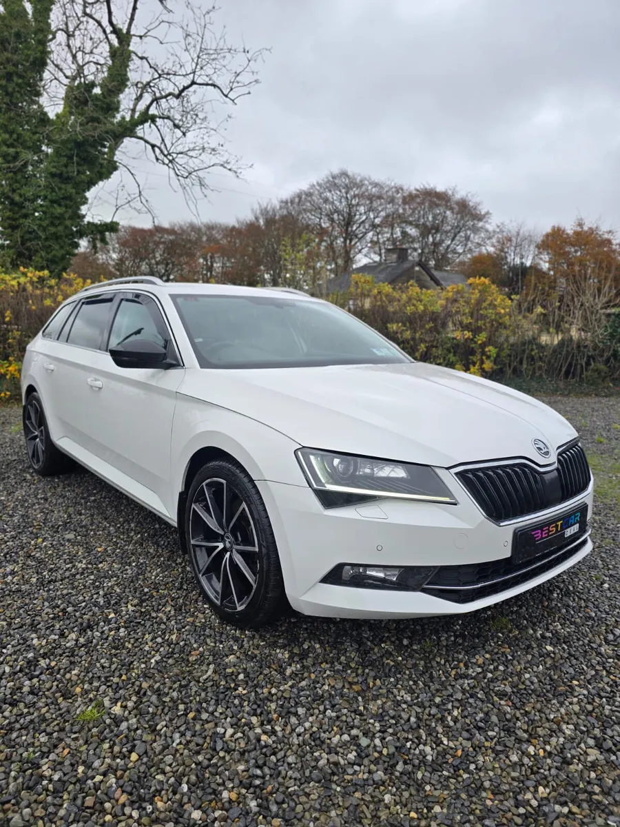 2016 Skoda Superb 2.0 TDI 150bhp Style DSG Auto - Image 3