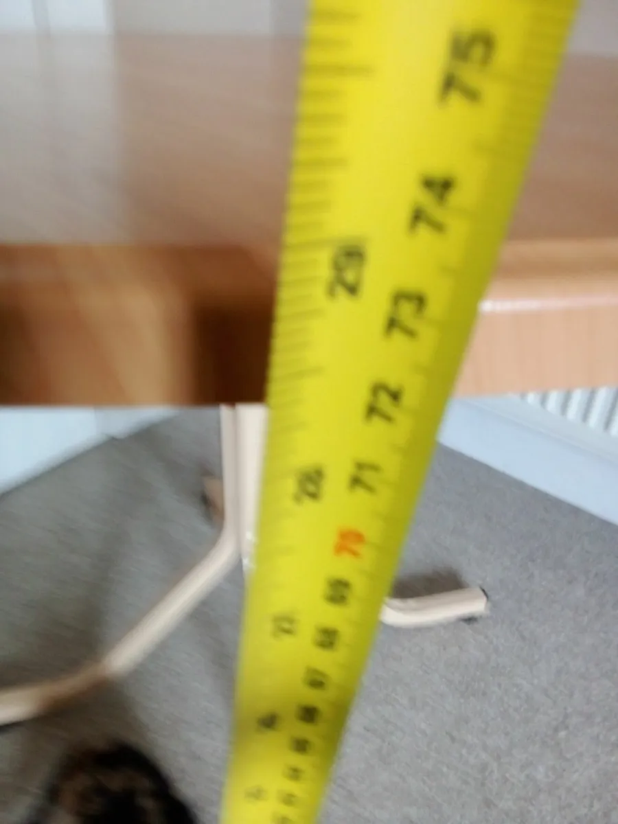 Kitchen/dining table - Image 4