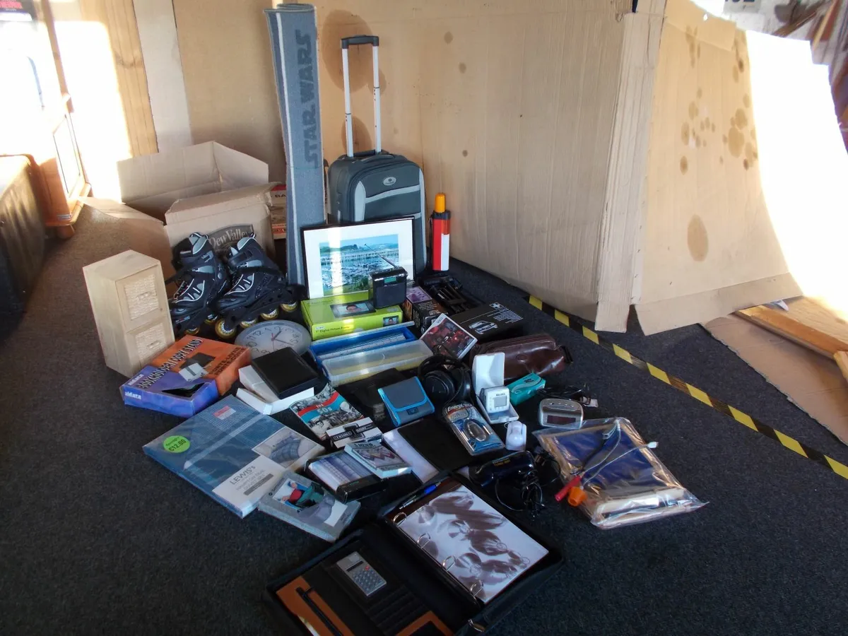 Household items - Image 1