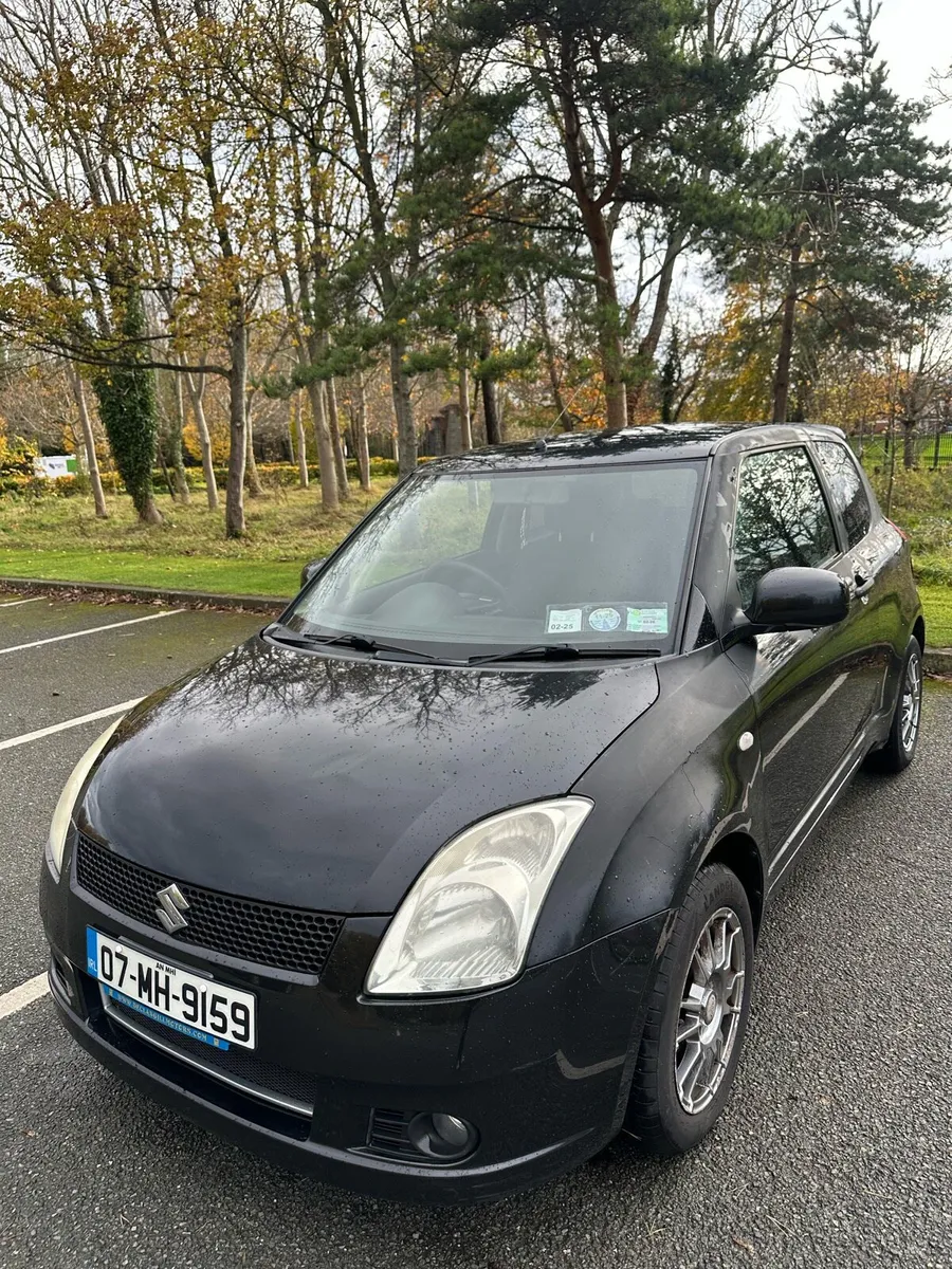Black 07 Suzuki swift - Image 2