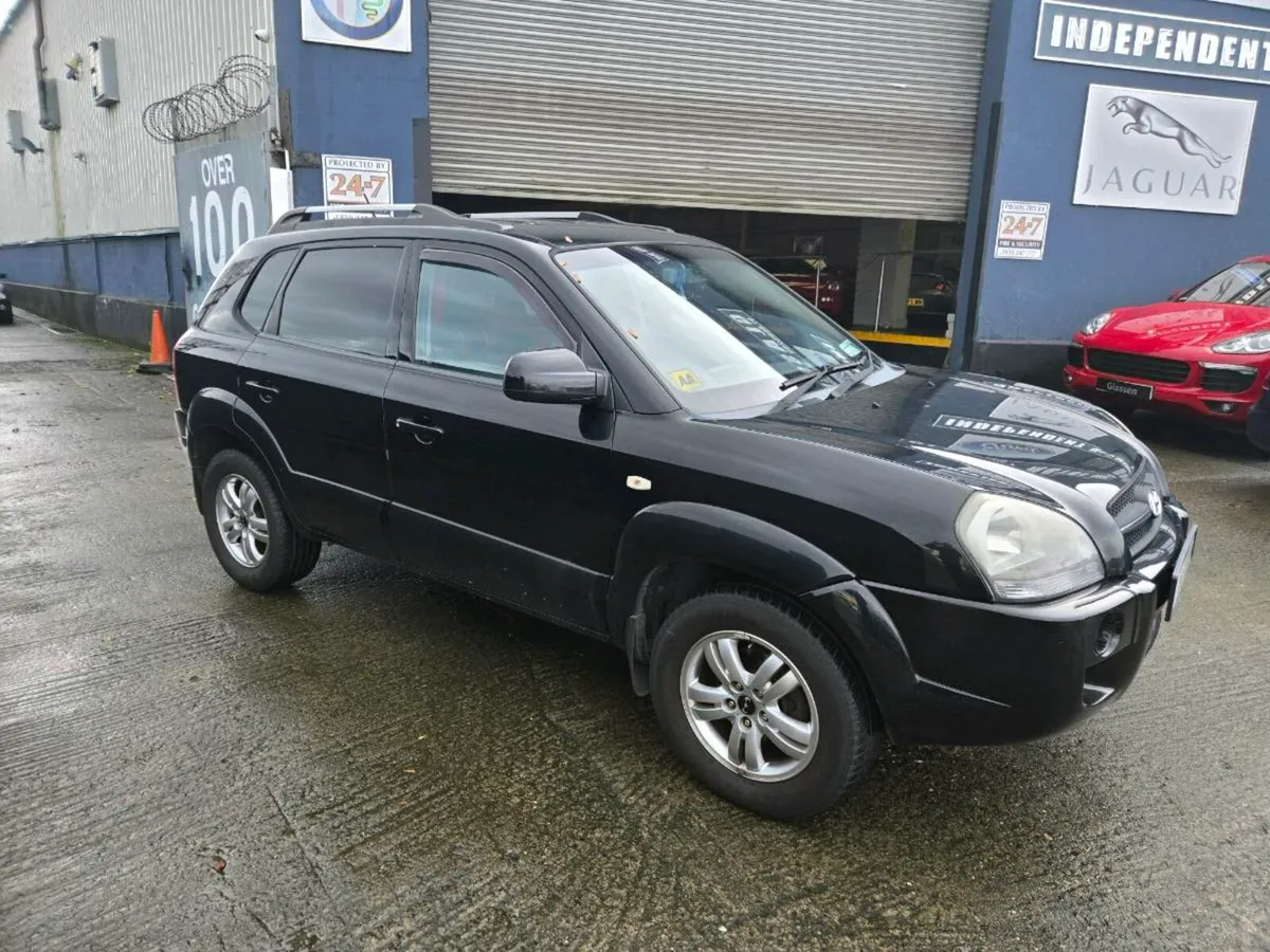 HYUNDAI TUSON 2.0 PETROL LOW MILEAGE - Image 2