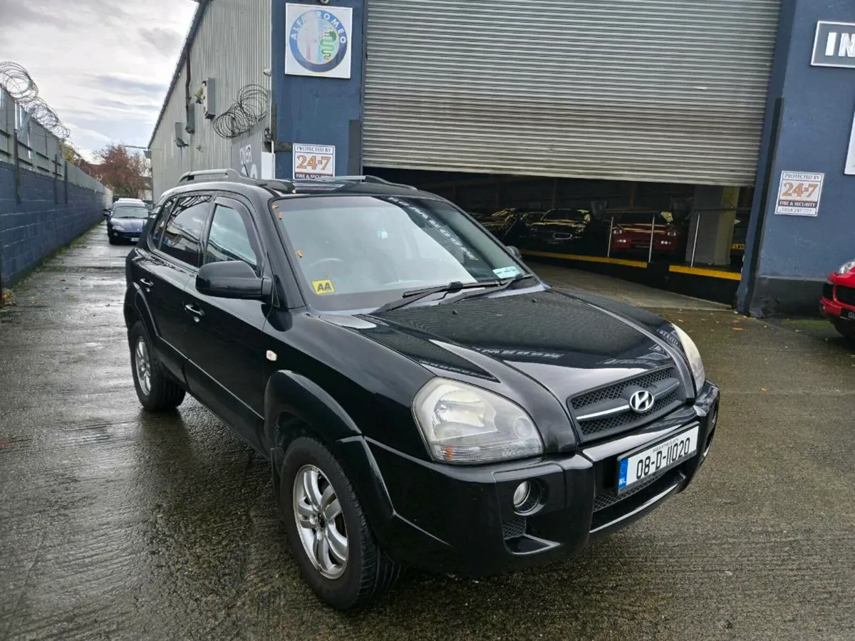HYUNDAI TUSON 2.0 PETROL LOW MILEAGE - Image 4