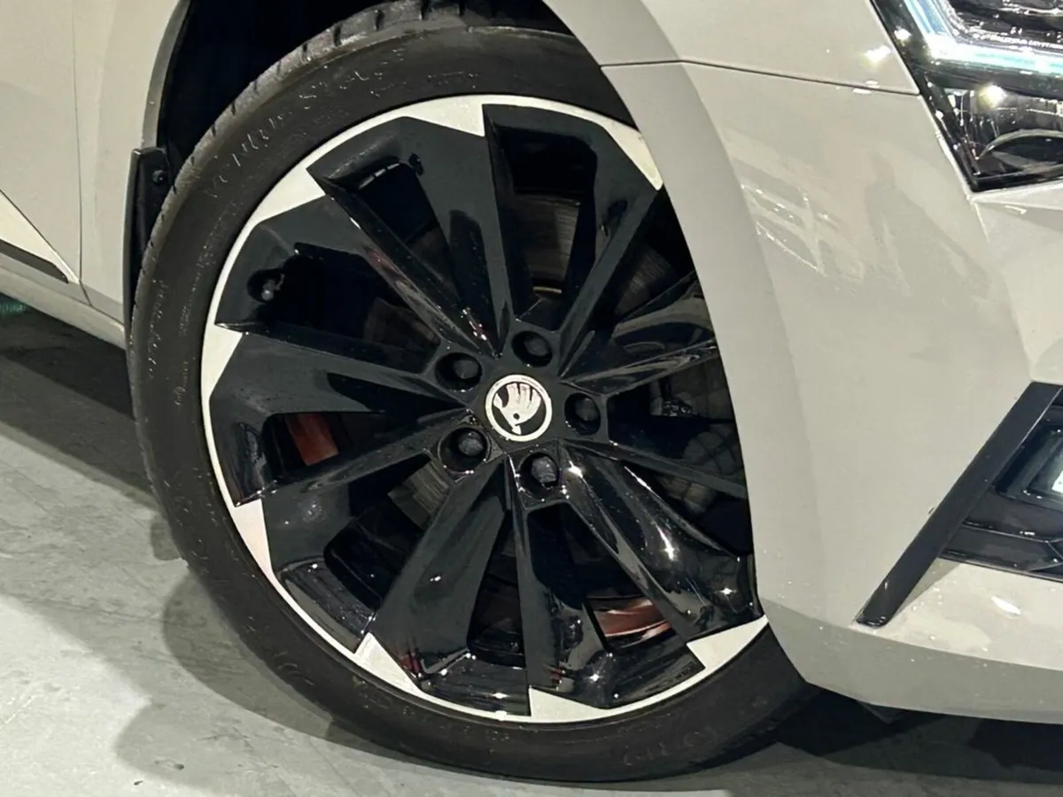 Skoda Superb 1.4 Sportline Plus IV Phev 218BHP - Image 3