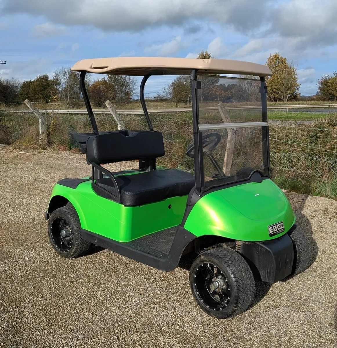 Unique Colour EZGO Electric Golf Buggy - Image 1