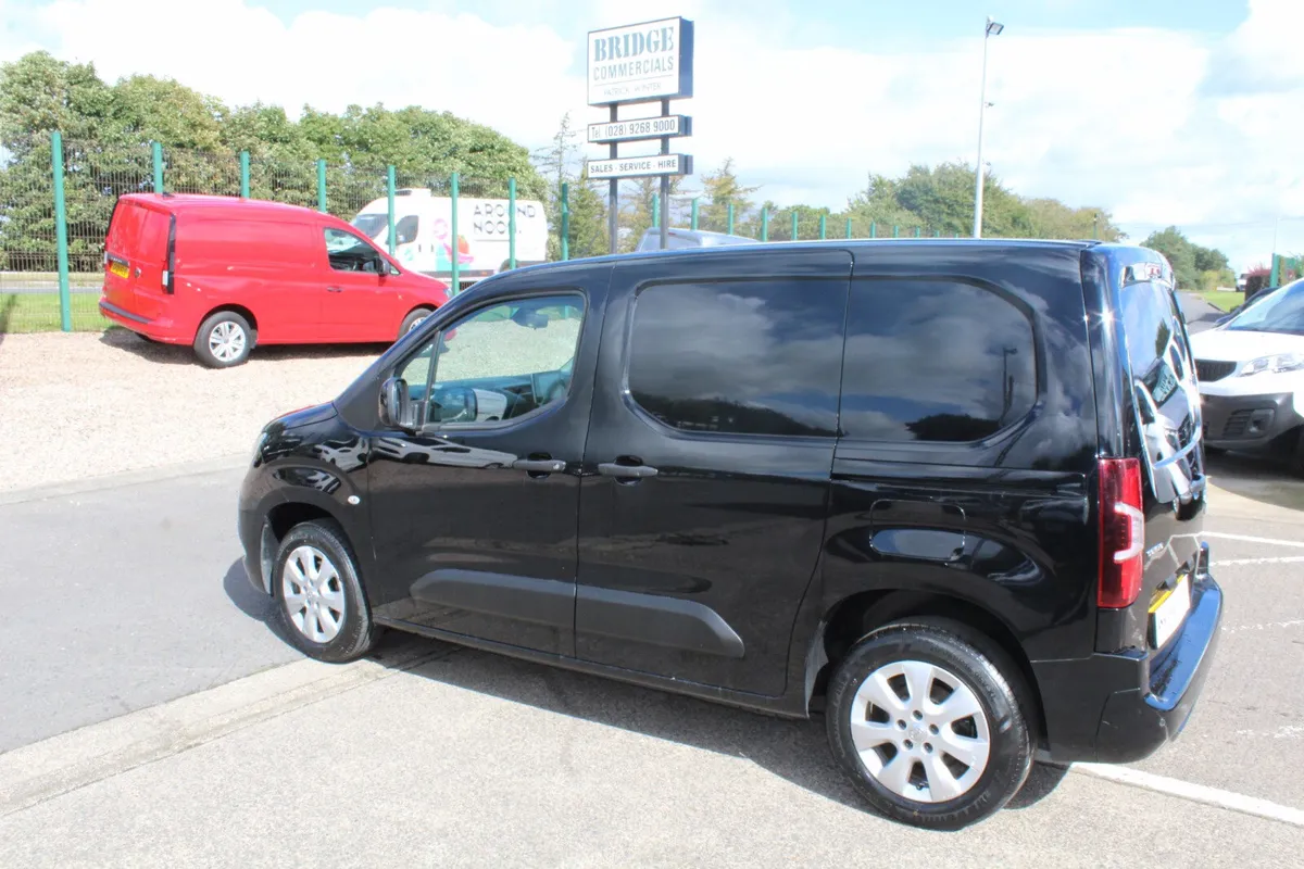 2021 Vauxhall Combo 2000 L1 Griffin - Image 4