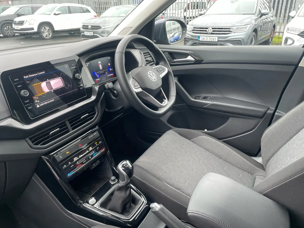 2025 Volkswagen T-Cross 1.0 TSI M5F 95HP - Image 2