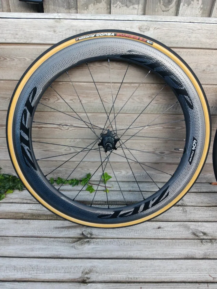 Zipp 404 firecrest wheelset - Image 3