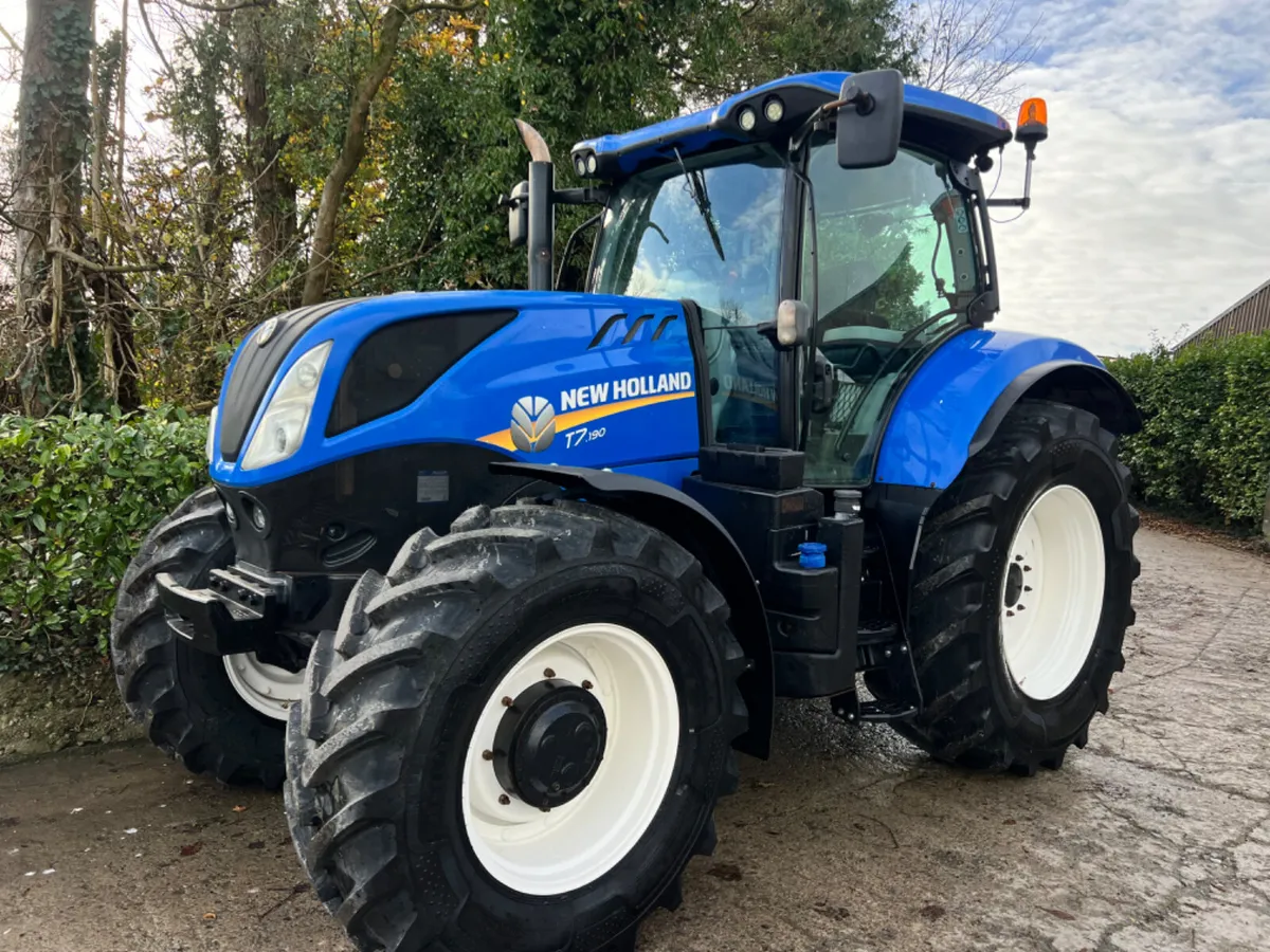 2017 New Holland T7.190 - Image 1
