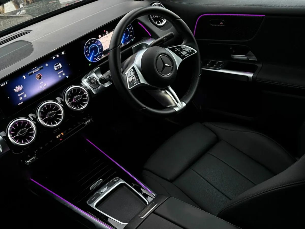 Mercedes-Benz EQB EQB 250+ SPORT EXECUTIVE - Image 2
