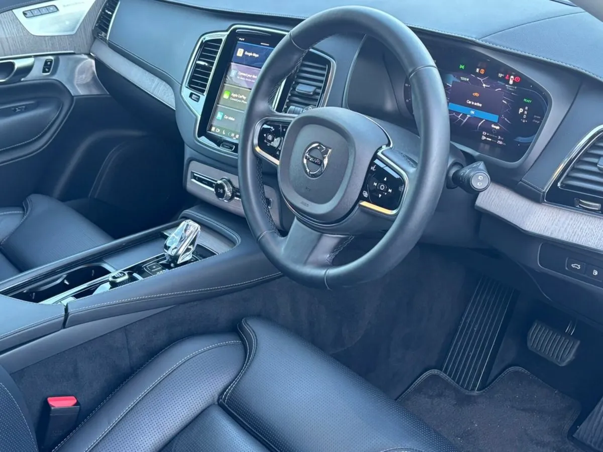 Volvo XC90 RECHARGE T8 ULTIMATE - Image 2