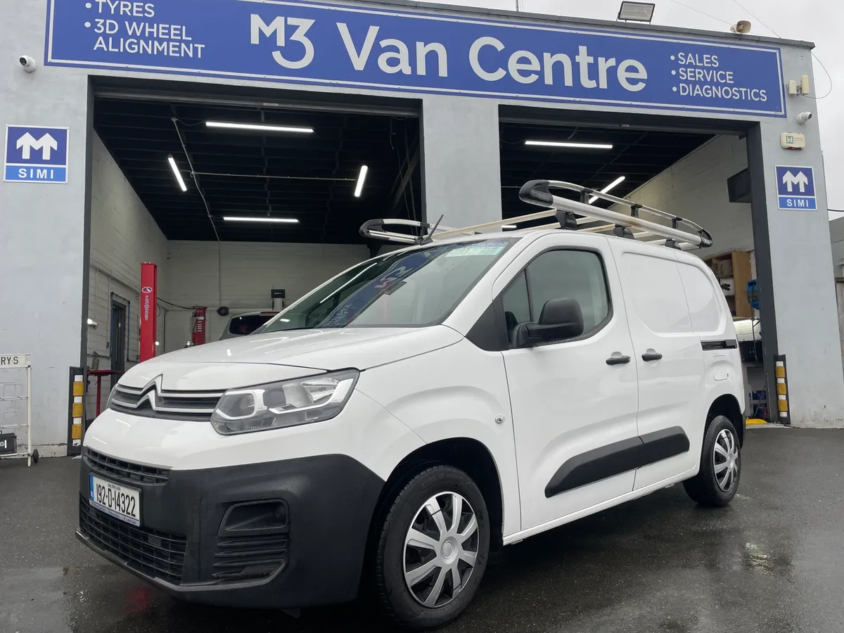 2019 Citroen Berlingo LX 220v Built in socket!!! - Image 1
