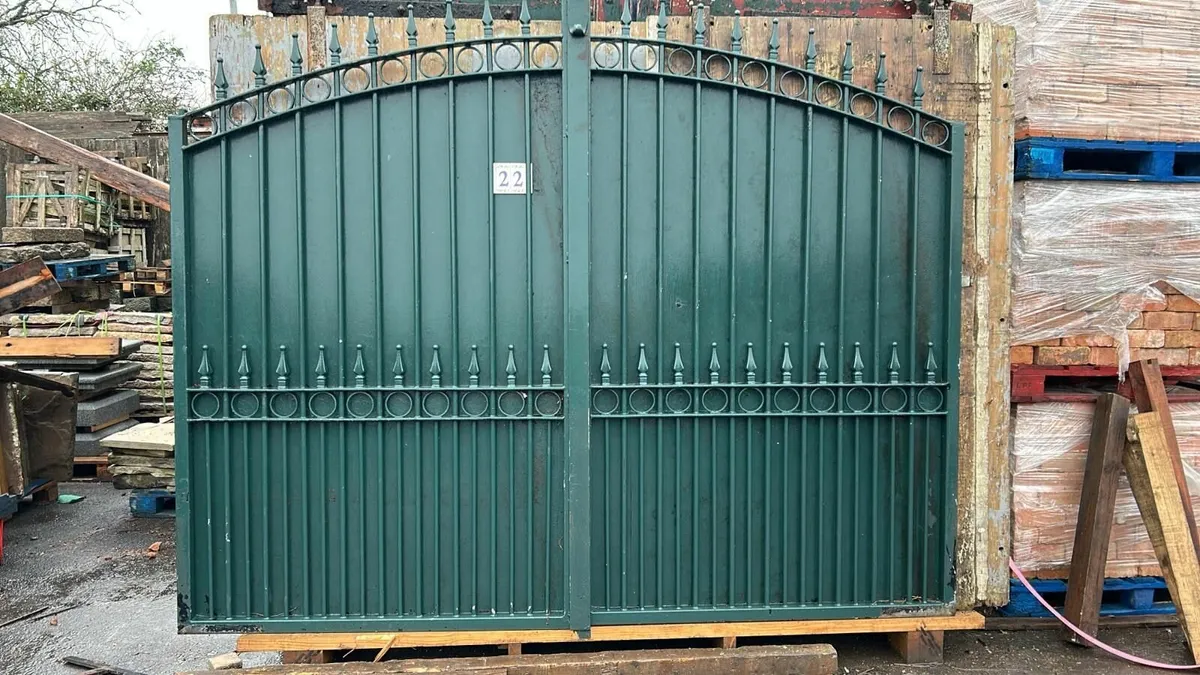 10ft Painted Galvanised Gates - Image 4