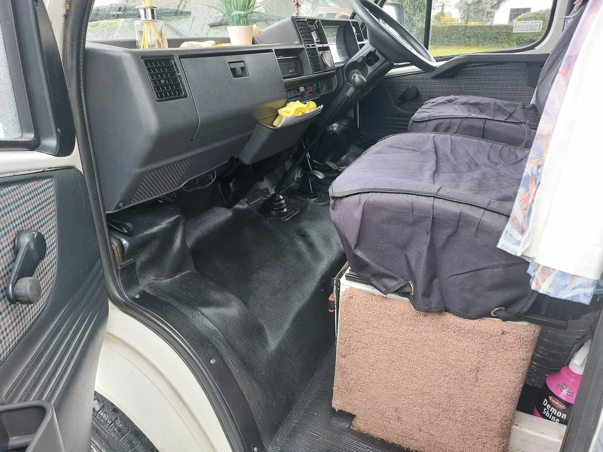 BEAUTIFUL VINTAGE MOTOR HOME/CAMPER 1992 - Image 4