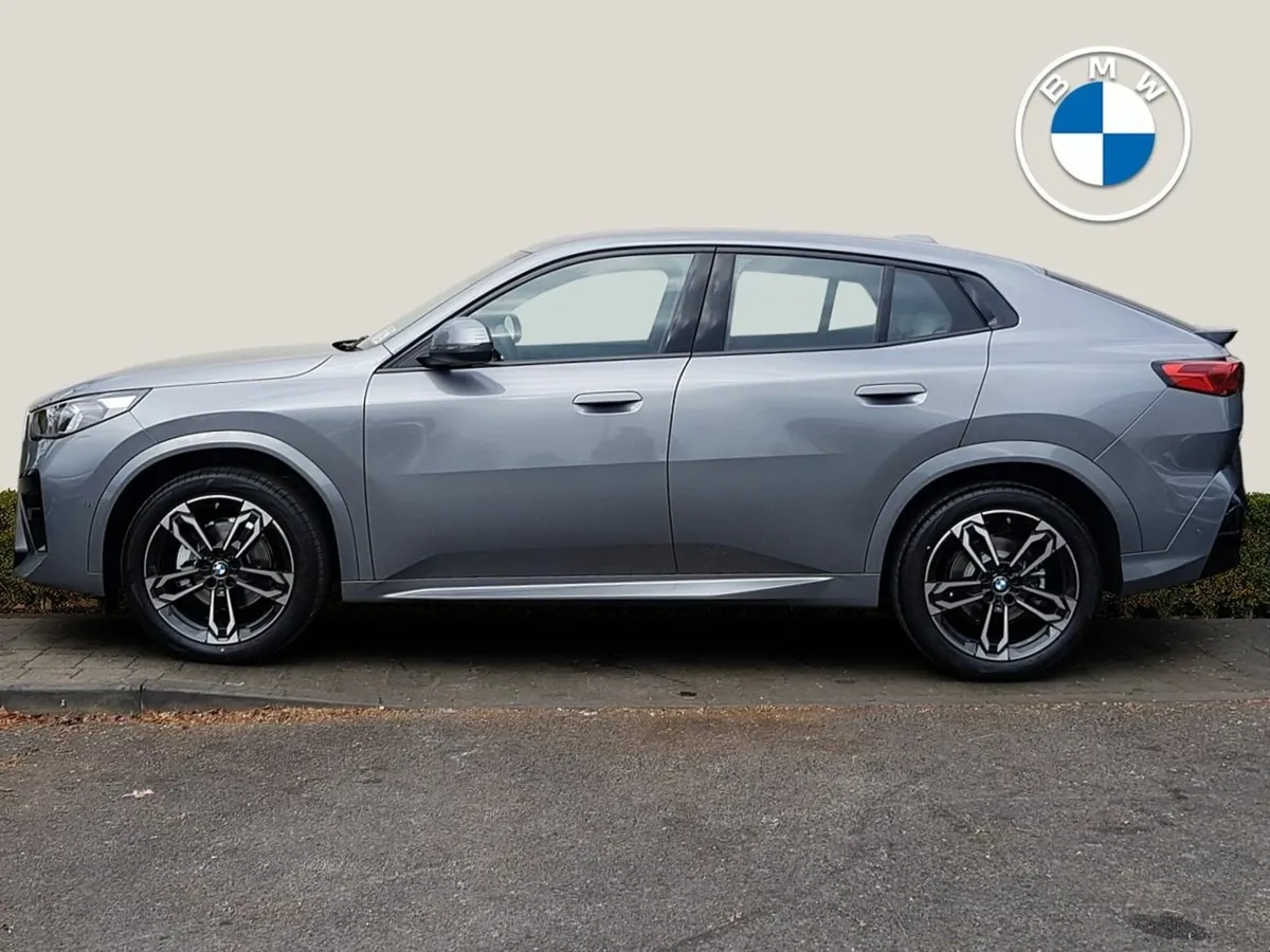 BMW iX2 eDrive20 M Sport - Image 3