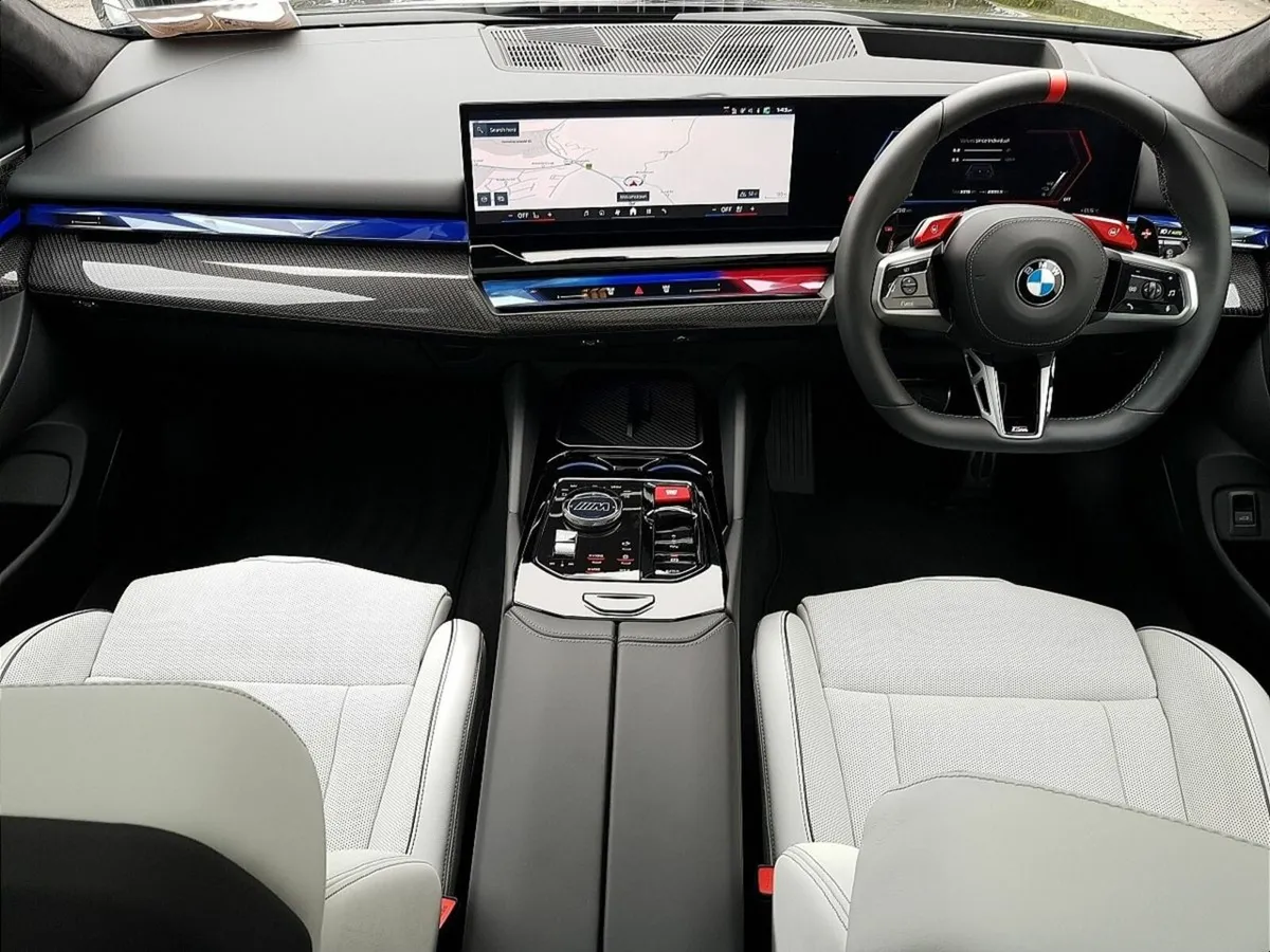 BMW M5 Ultimate Pack Touring - Image 4