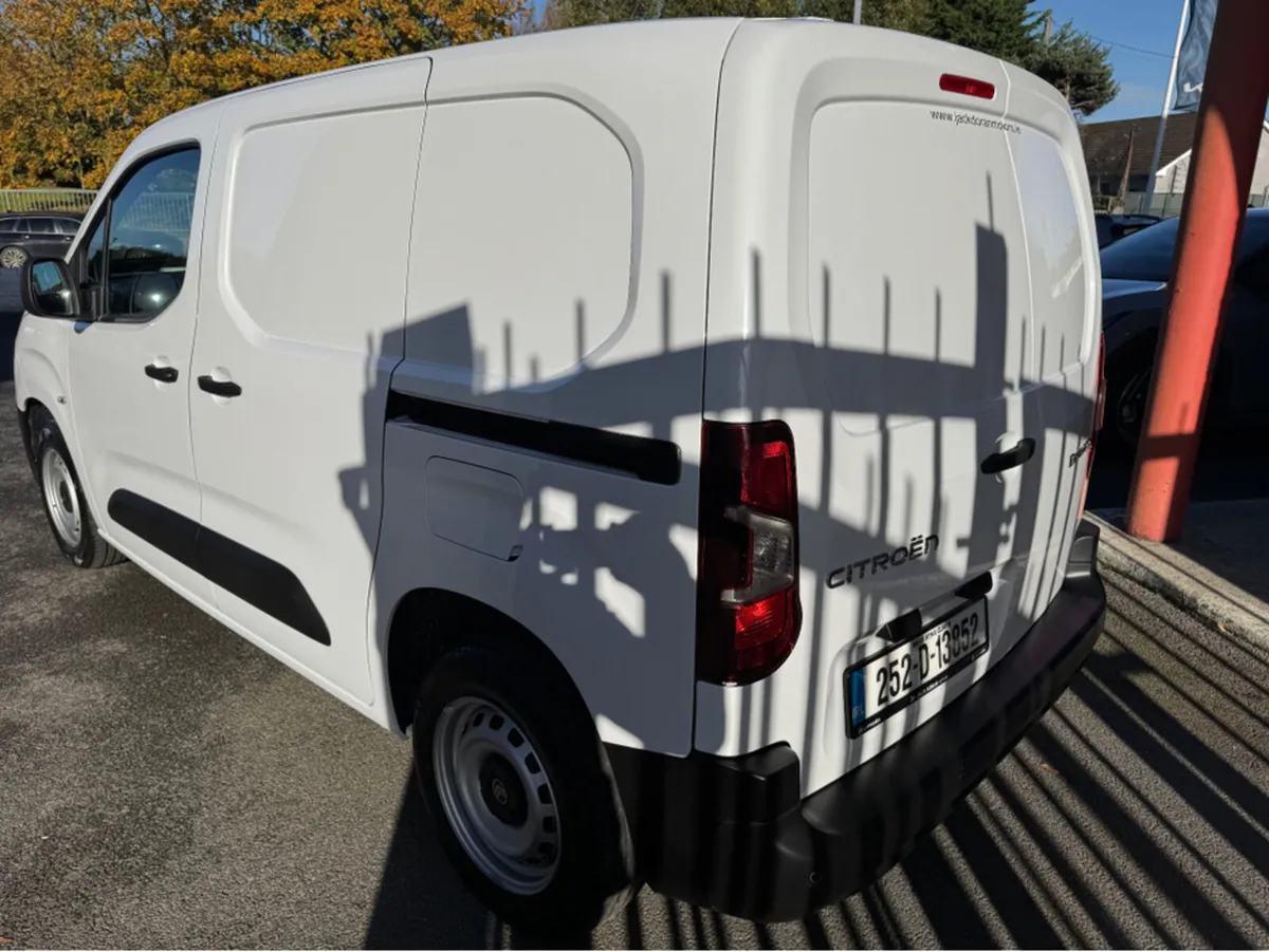 Citroen Berlingo LX PLUS BLUEHDI 100 MWB 650KG - Image 4