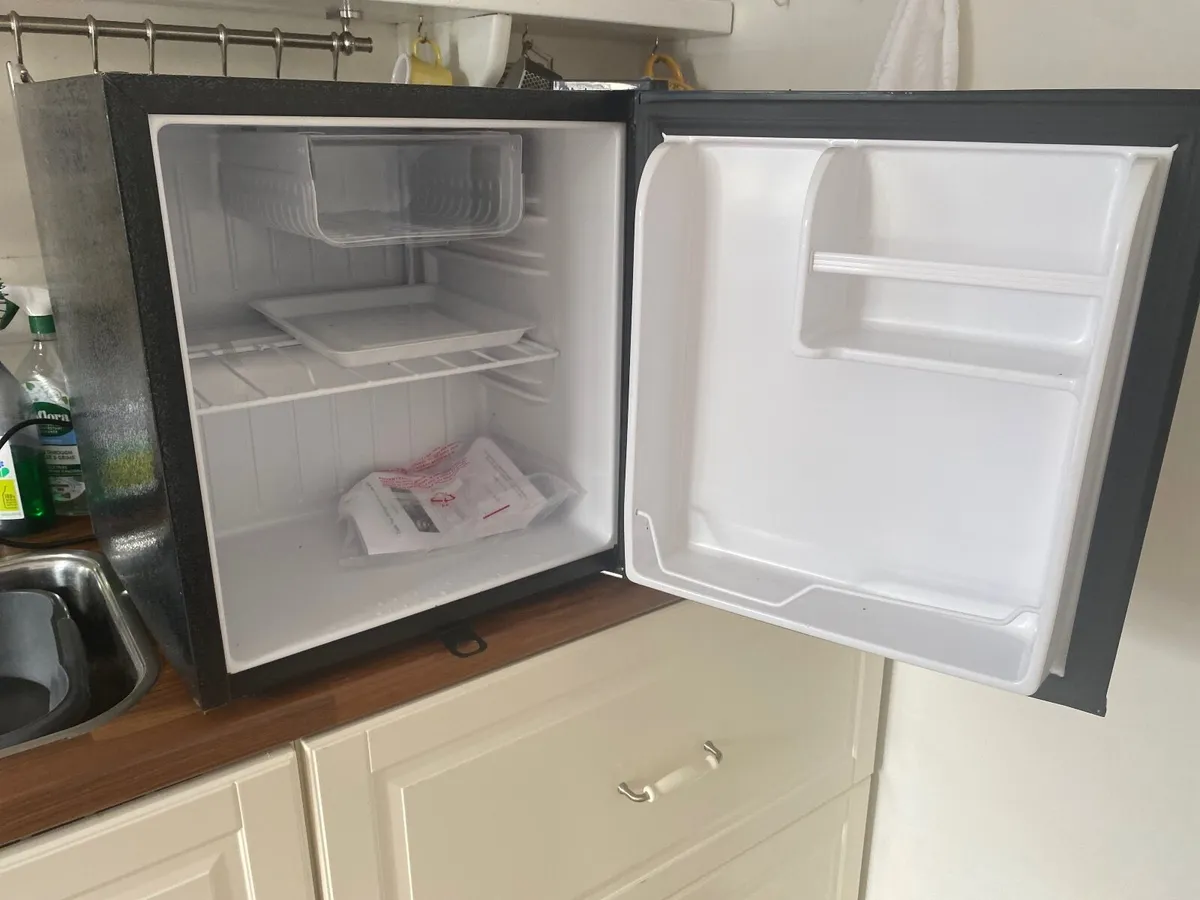 Countertop Fridge - Image 3