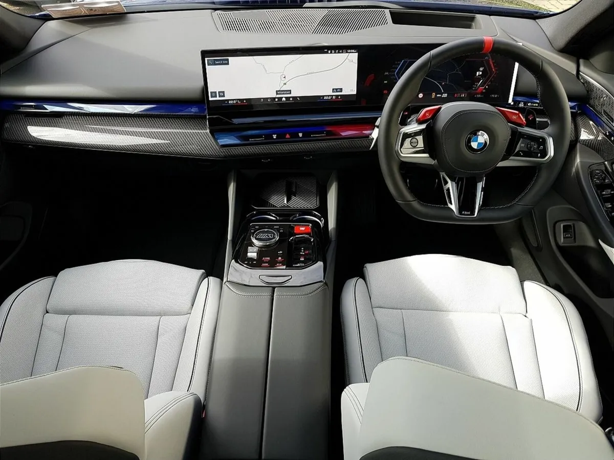 BMW M5 Saloon - Image 4