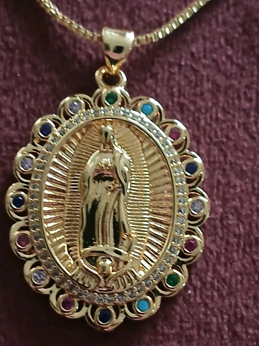 Our lady of Guadalupe pendant&chain earrings set - Image 3