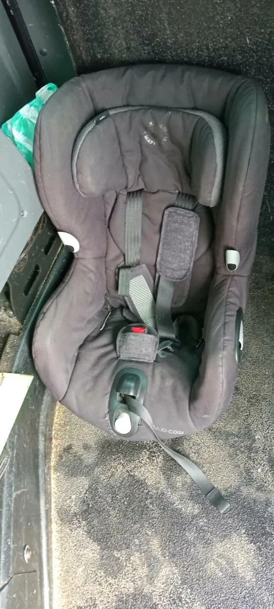 Car seat - Image 1