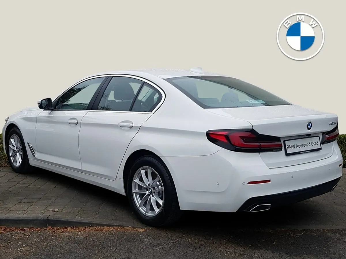 BMW 5-Series 520d SE - Image 2