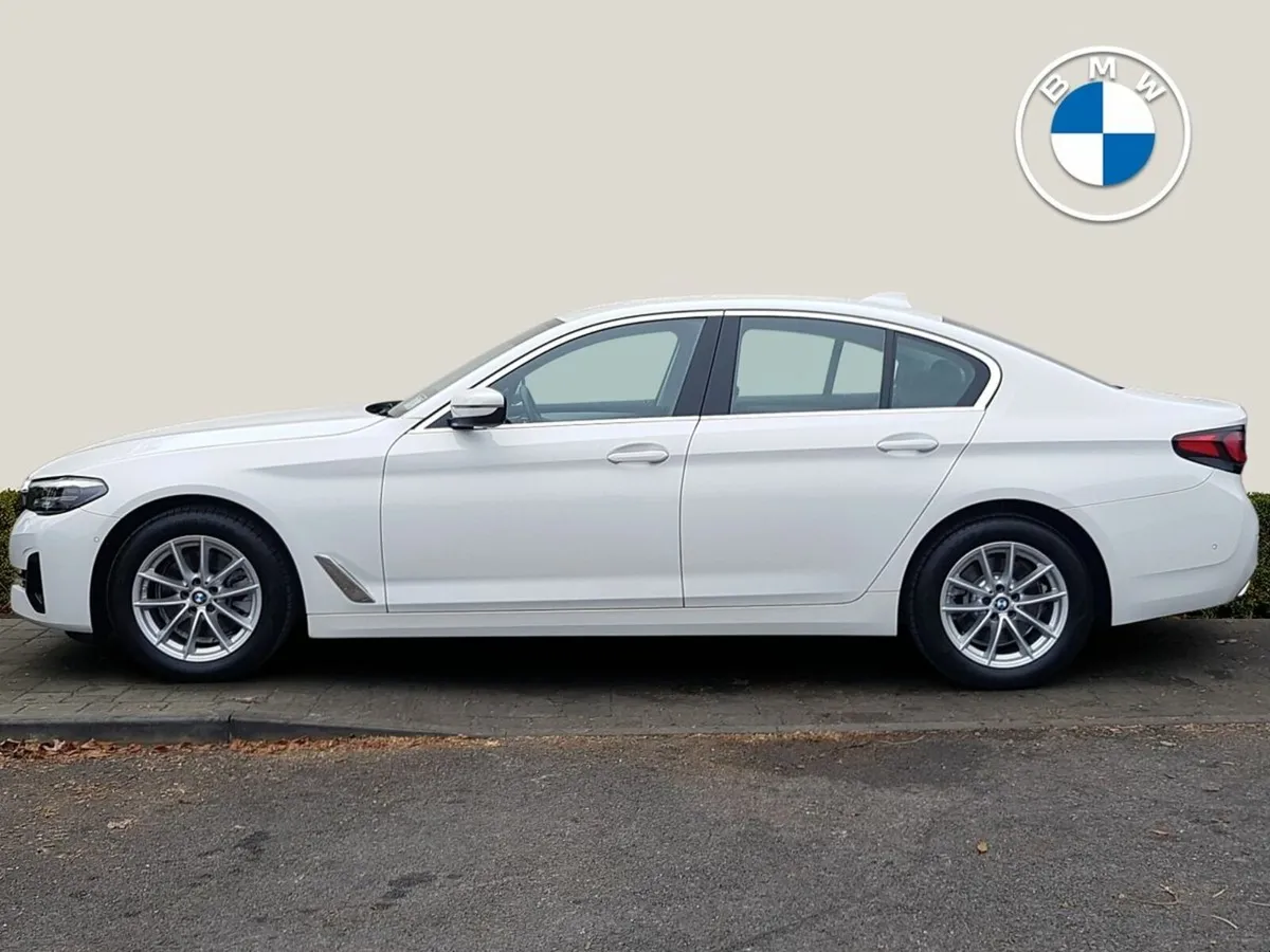 BMW 5-Series 520d SE - Image 3