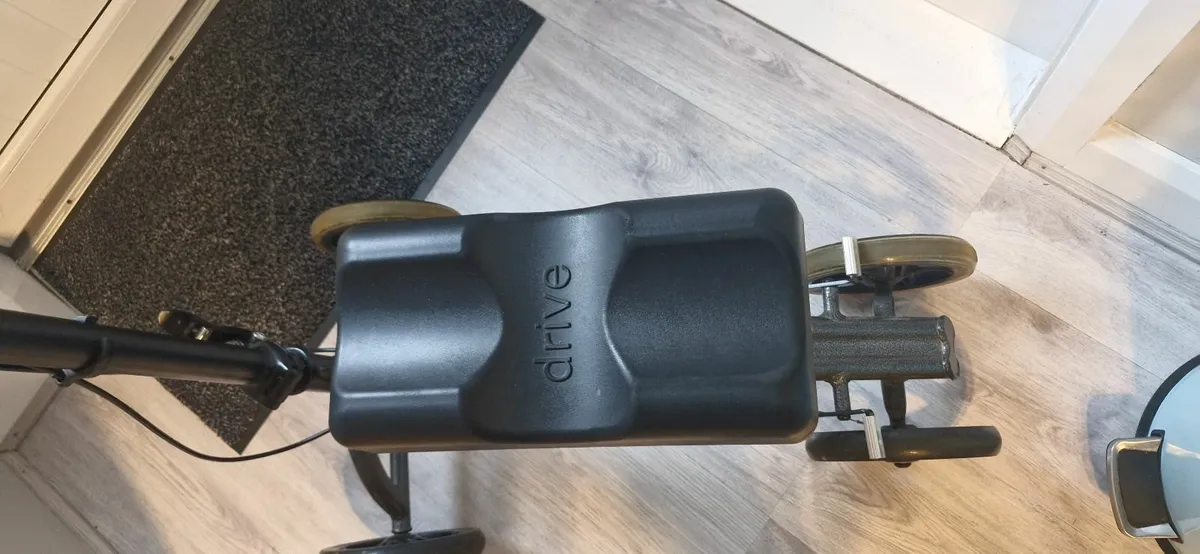 Knee scooter - Image 1