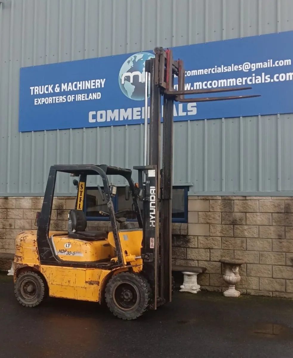 For Sale: 3 Ton Hyundai Forklift - Image 2