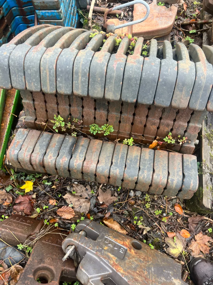 Tractor Valtra - Image 1