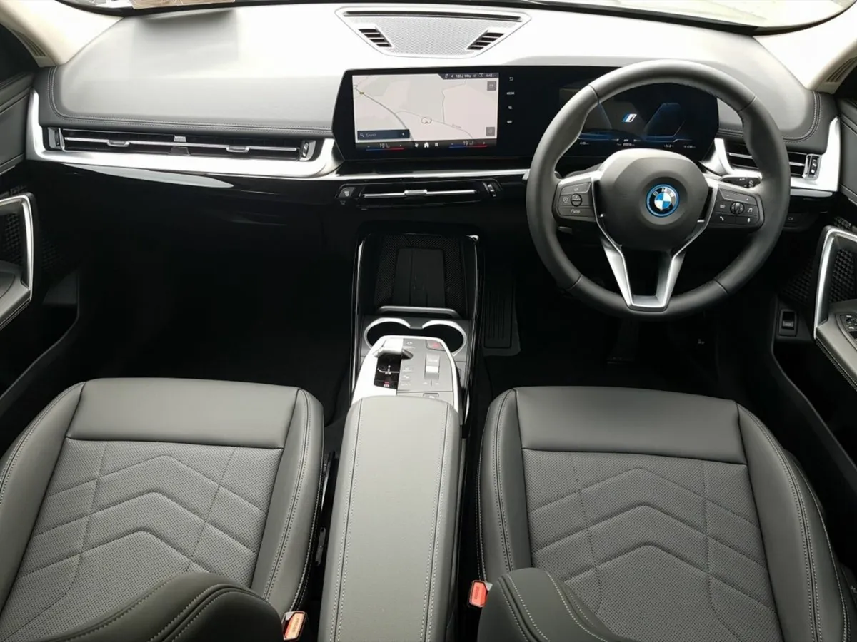 BMW iX1 eDrive20 xLine - Image 4