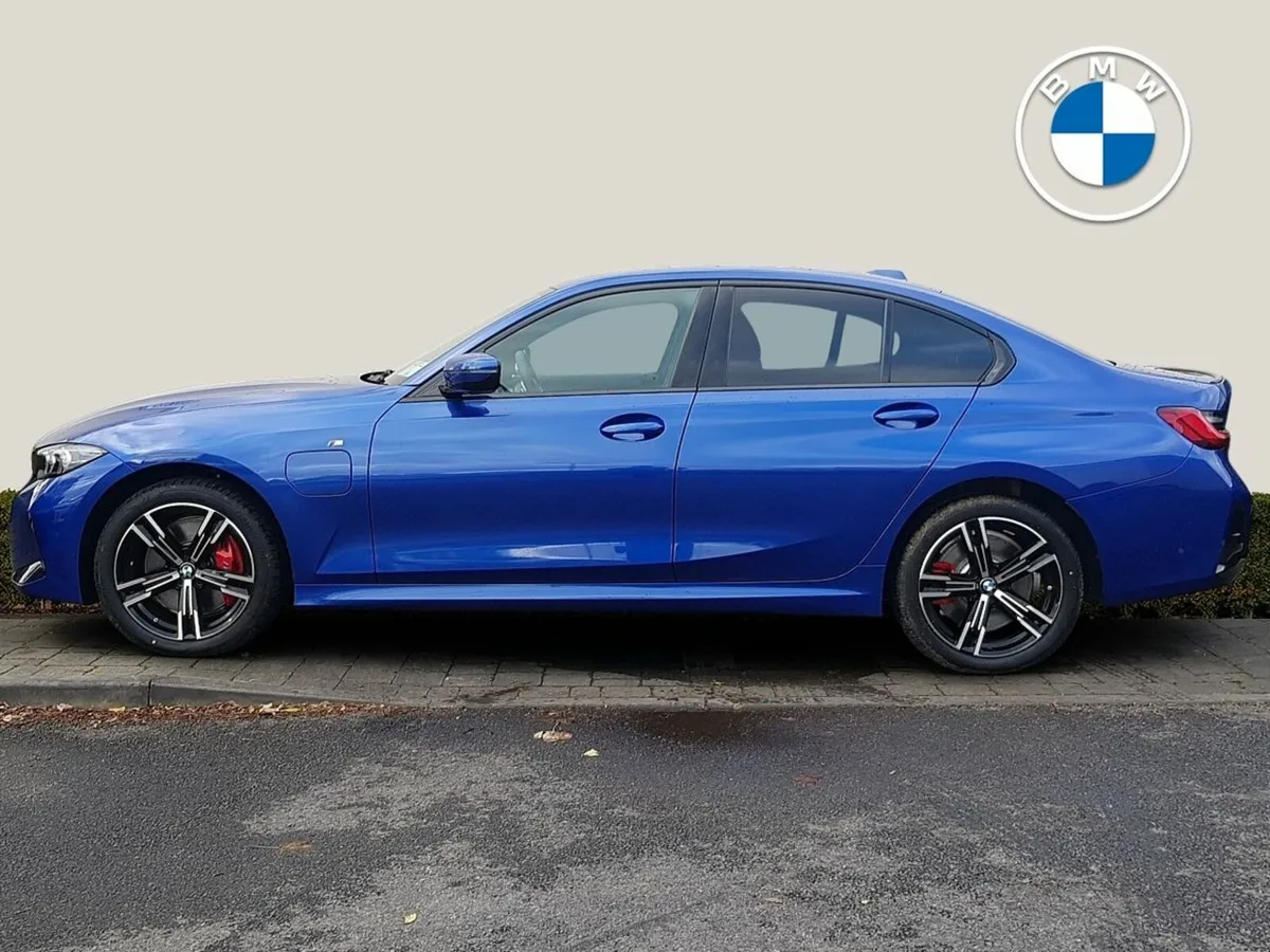 BMW 3-Series 330e M Sport Pro - Image 3