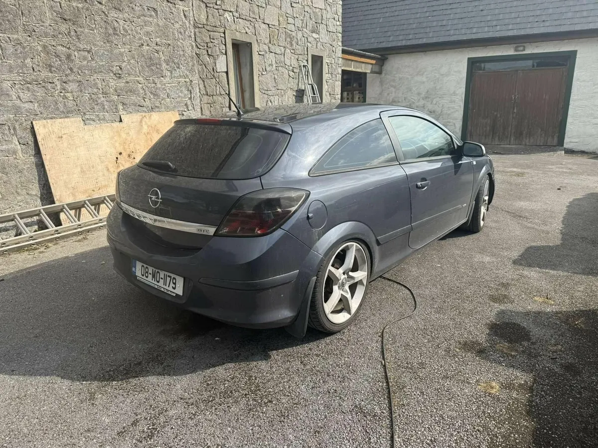 Opel Astra 2008 - Image 1