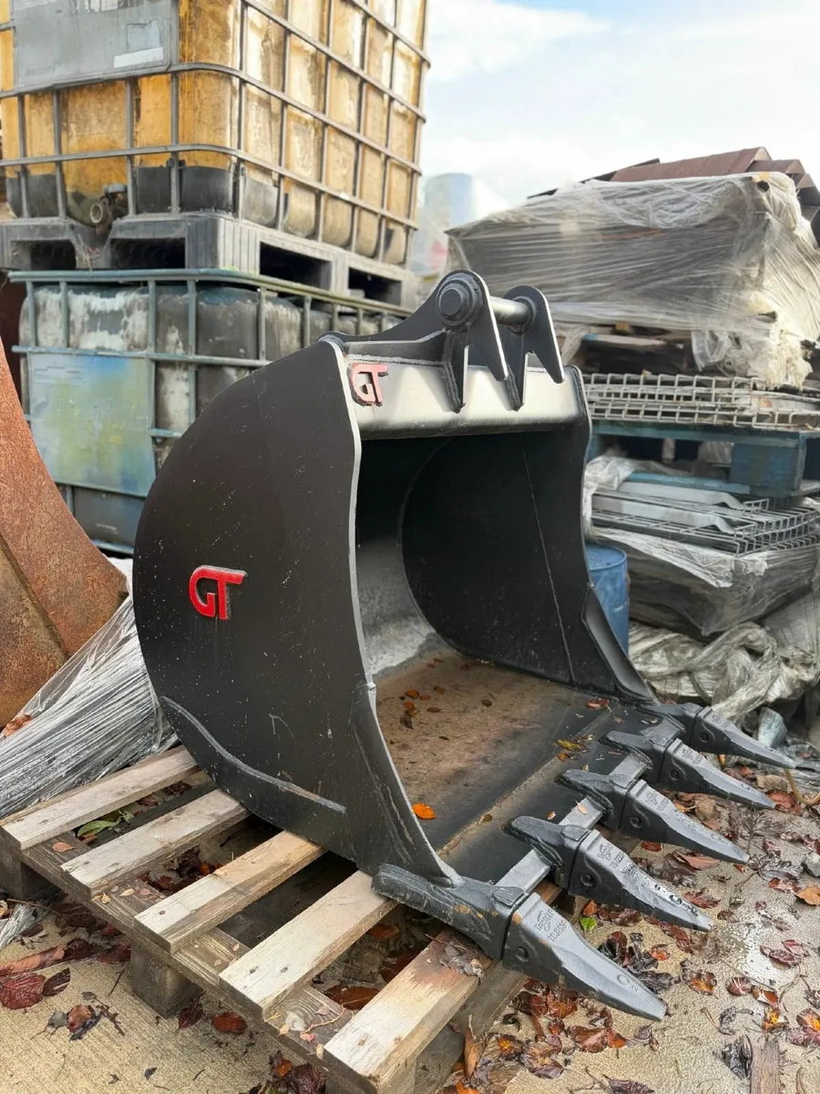 6T 3FT Digging Bucket - Image 1