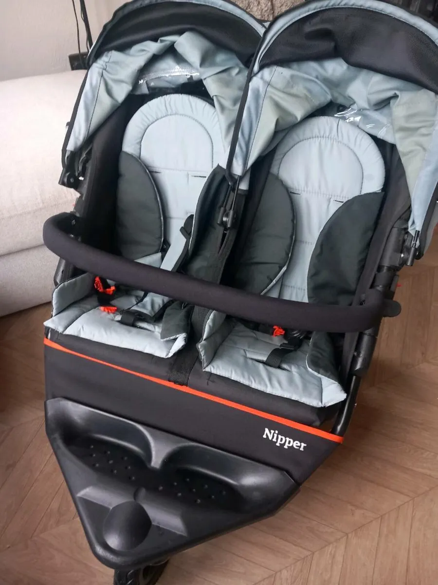 Out n about v5 - Image 1