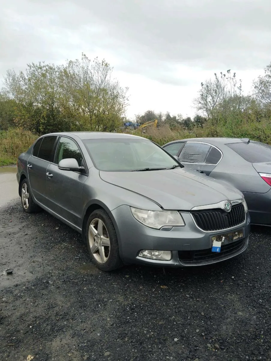 Breaking Skoda superb 2012 1.6 cay - Image 2
