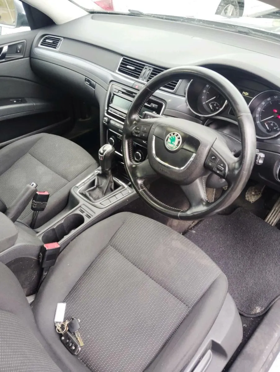 Breaking Skoda superb 2012 1.6 cay - Image 4