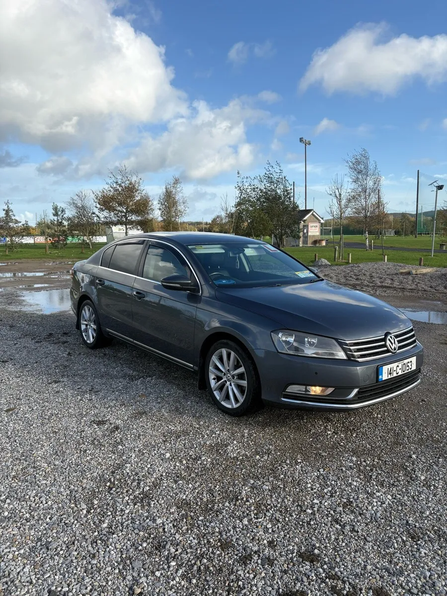 Volkswagen Passat - Image 1