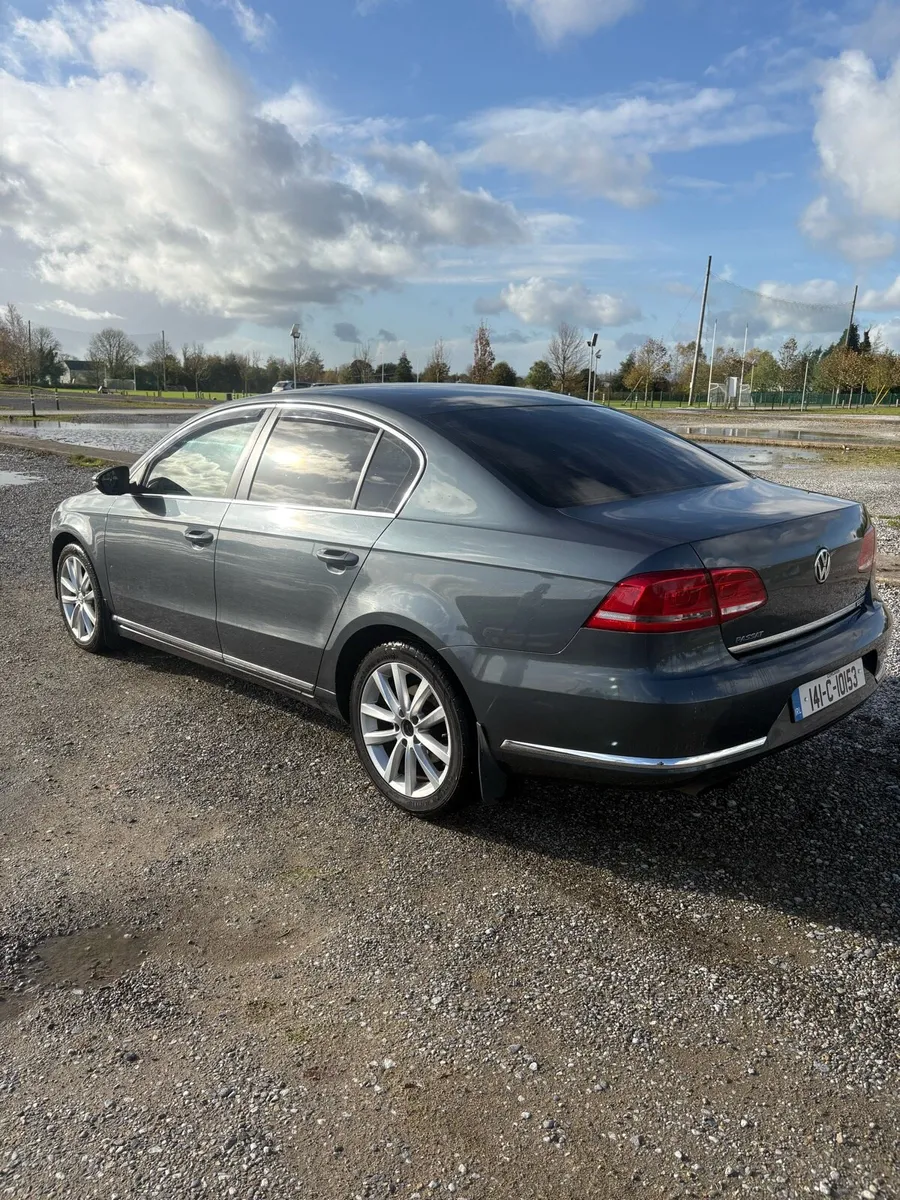 Volkswagen Passat - Image 3