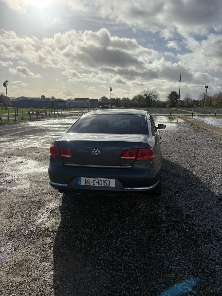 Volkswagen Passat - Image 4