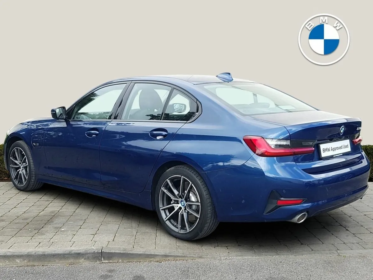 BMW 3-Series 330e Sport Pro - Image 2