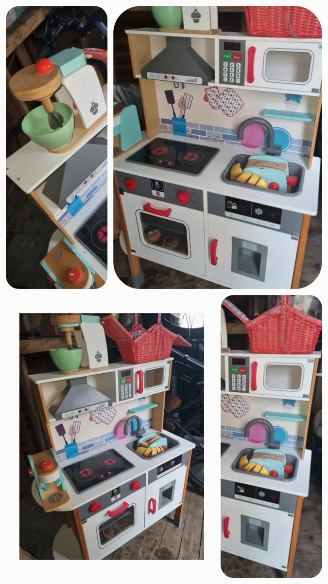 Kids toy kitchen.
