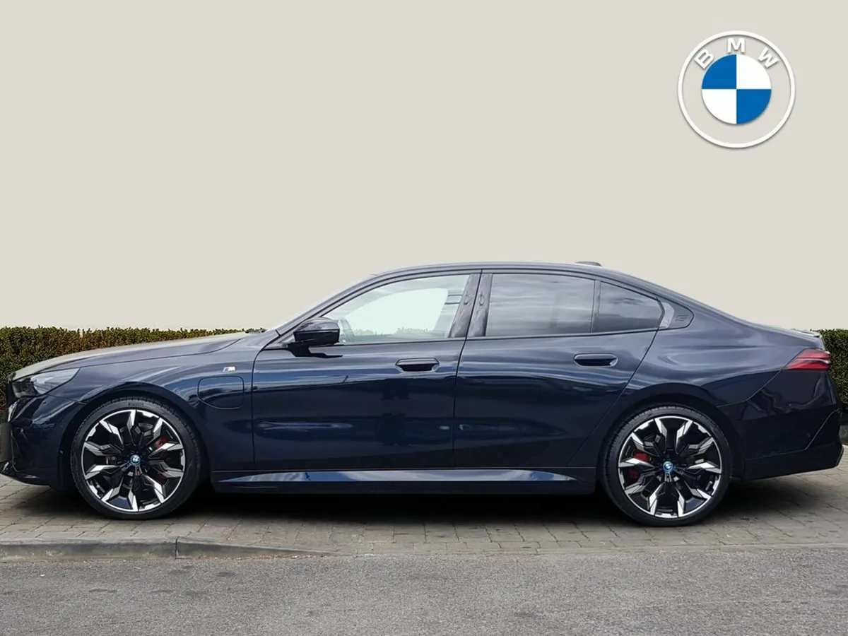 BMW 5-Series 530e M Sport - Image 3