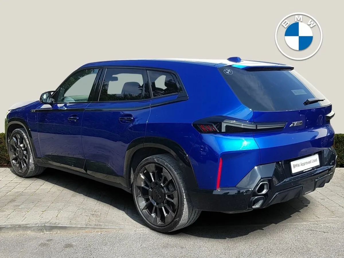 BMW XM 50e - Image 2
