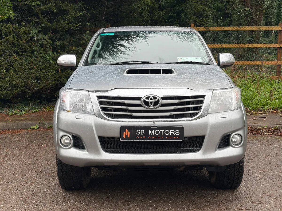 2016 TOYOTA HILUX 3.0 4x4 96K NEW CVRT - Image 2