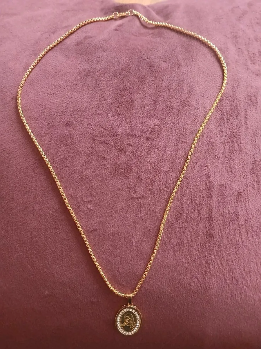 Our lady pendant and chain 18kgold plated - Image 1