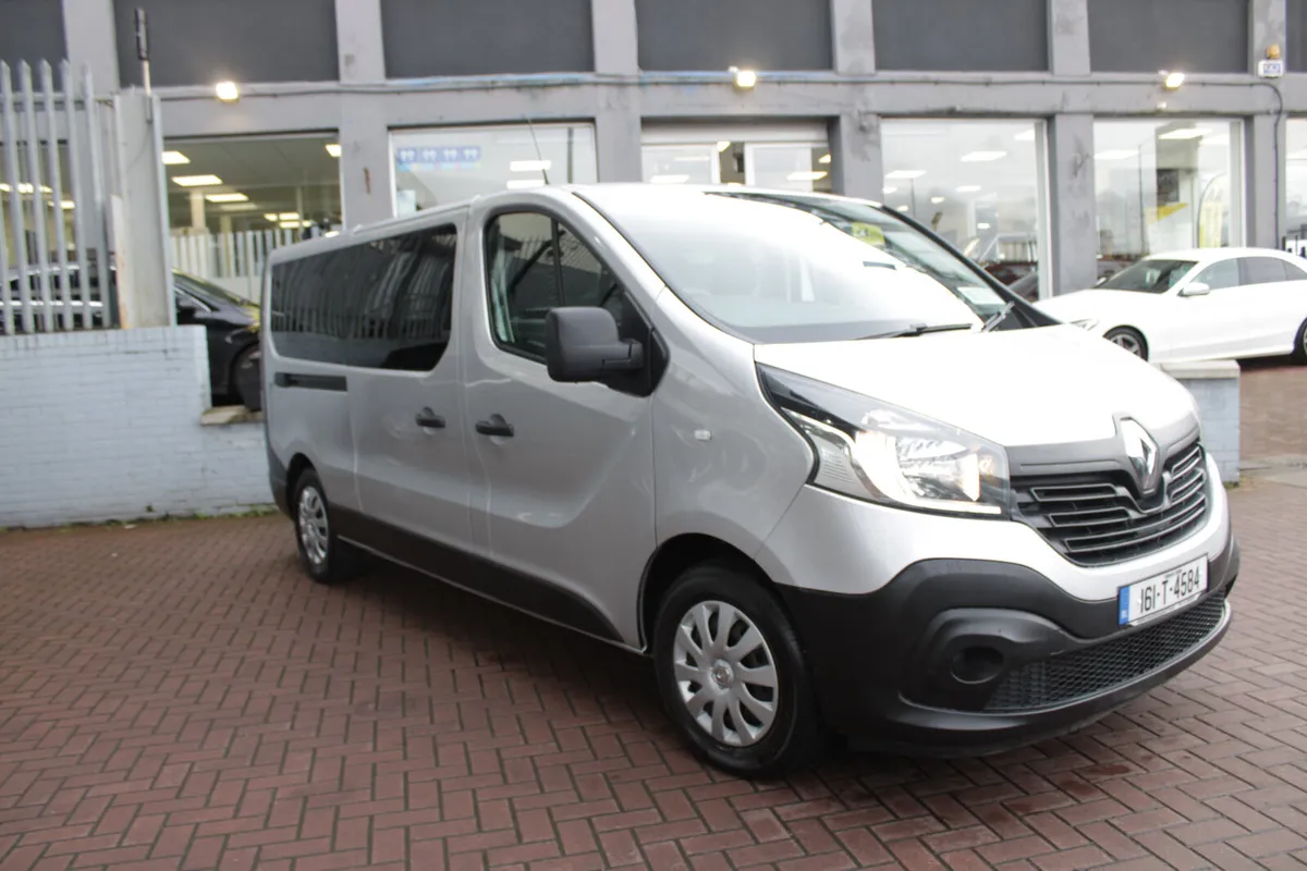 LL29 BUSINESS ENERGY 9 SEATER // IMMACULATE CONDIT - Image 1