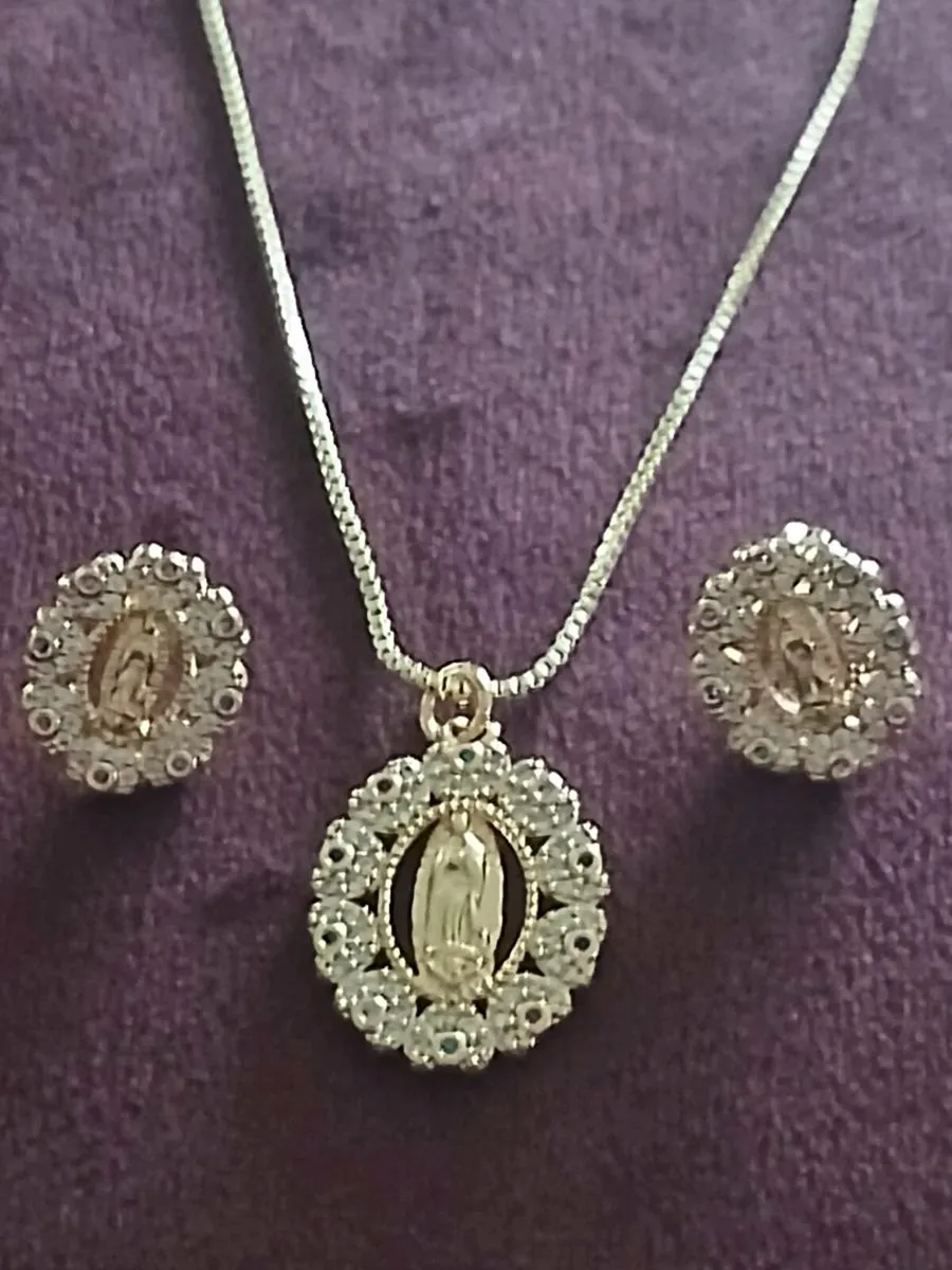 Our lady of Guadalupe pendant&chain earrings set - Image 3